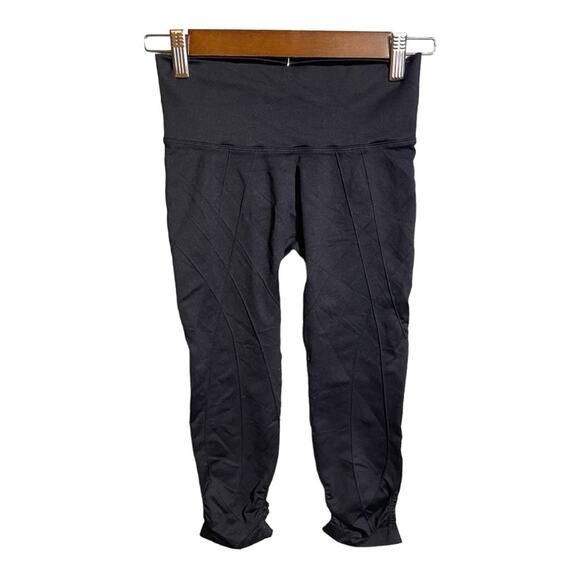 NUX Pants - NUX No Noise Revive Messa Capri Leggings in Black Size M NWT